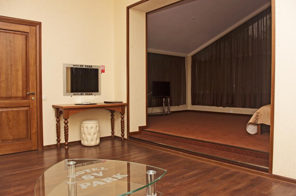 Sv Park Hotel Kharkiv Extérieur photo