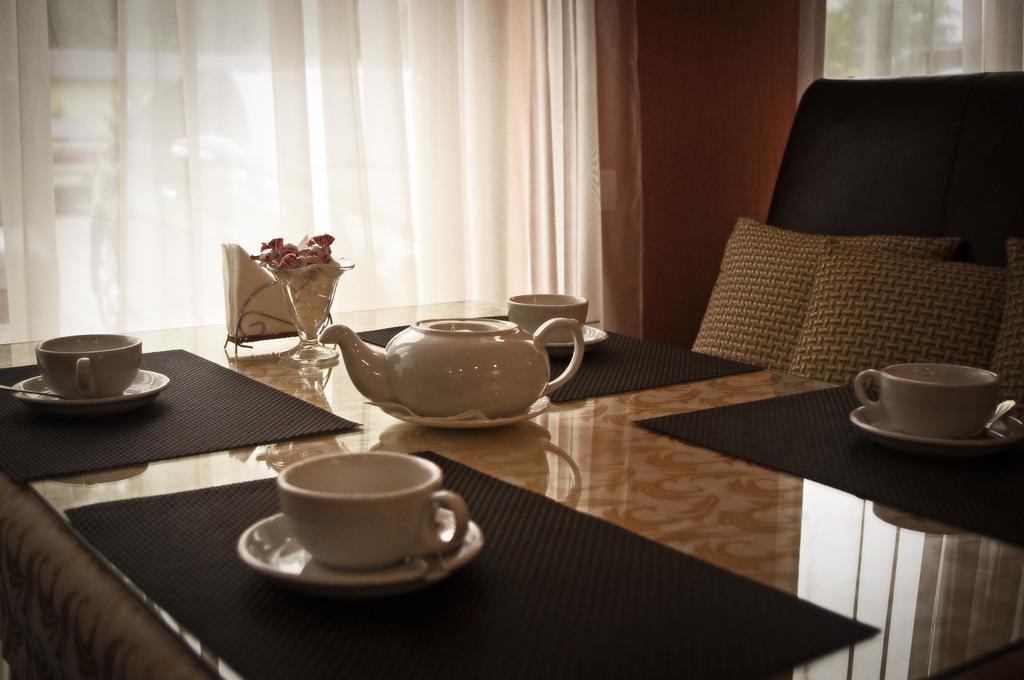 Sv Park Hotel Kharkiv Extérieur photo