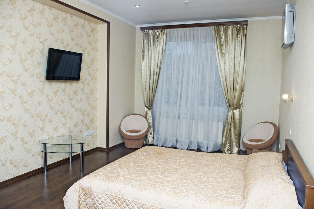 Sv Park Hotel Kharkiv Extérieur photo