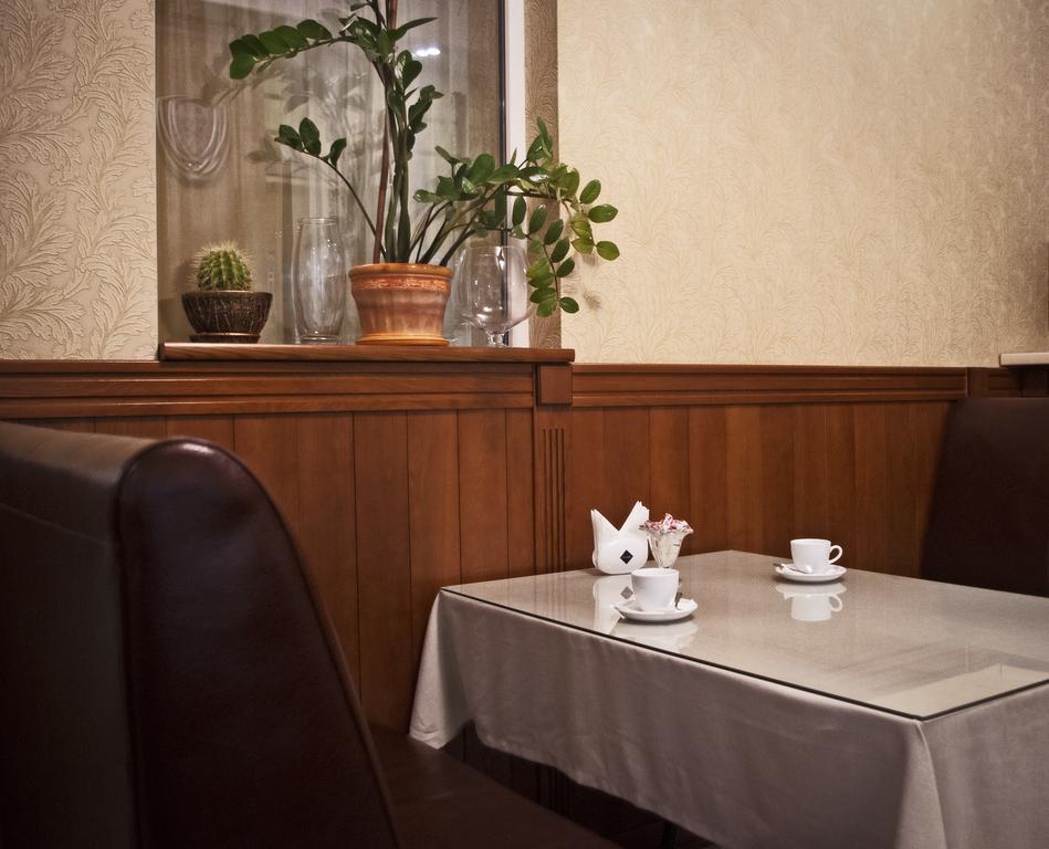 Sv Park Hotel Kharkiv Extérieur photo