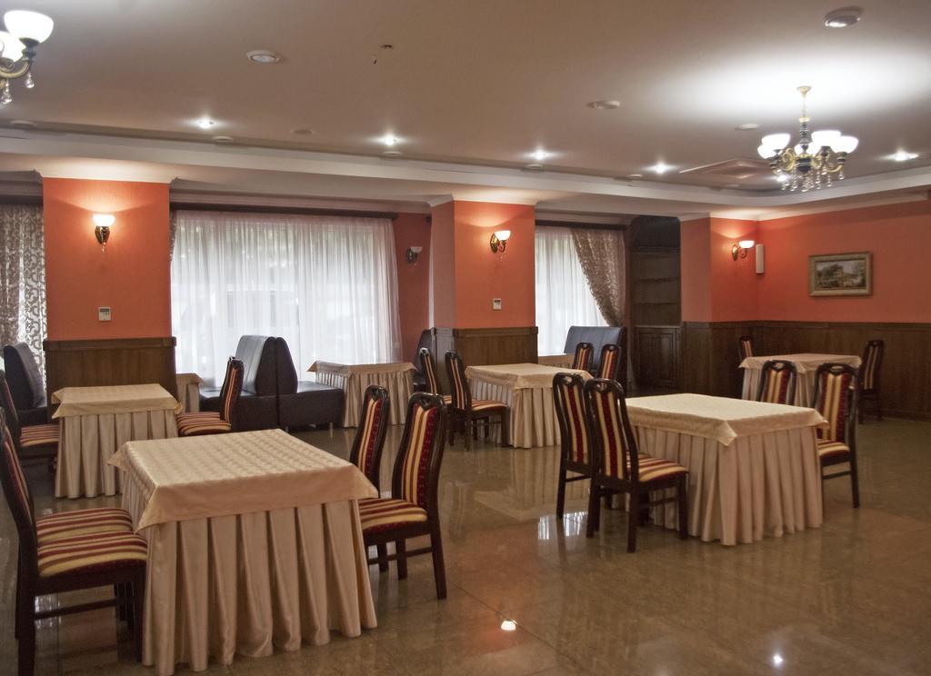 Sv Park Hotel Kharkiv Extérieur photo