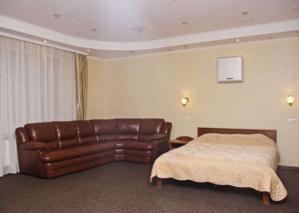 Sv Park Hotel Kharkiv Extérieur photo