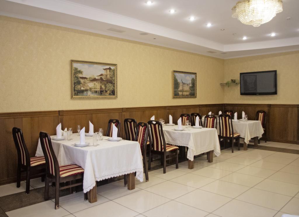 Sv Park Hotel Kharkiv Extérieur photo