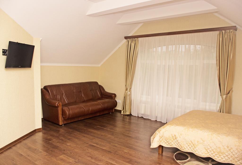 Sv Park Hotel Kharkiv Extérieur photo