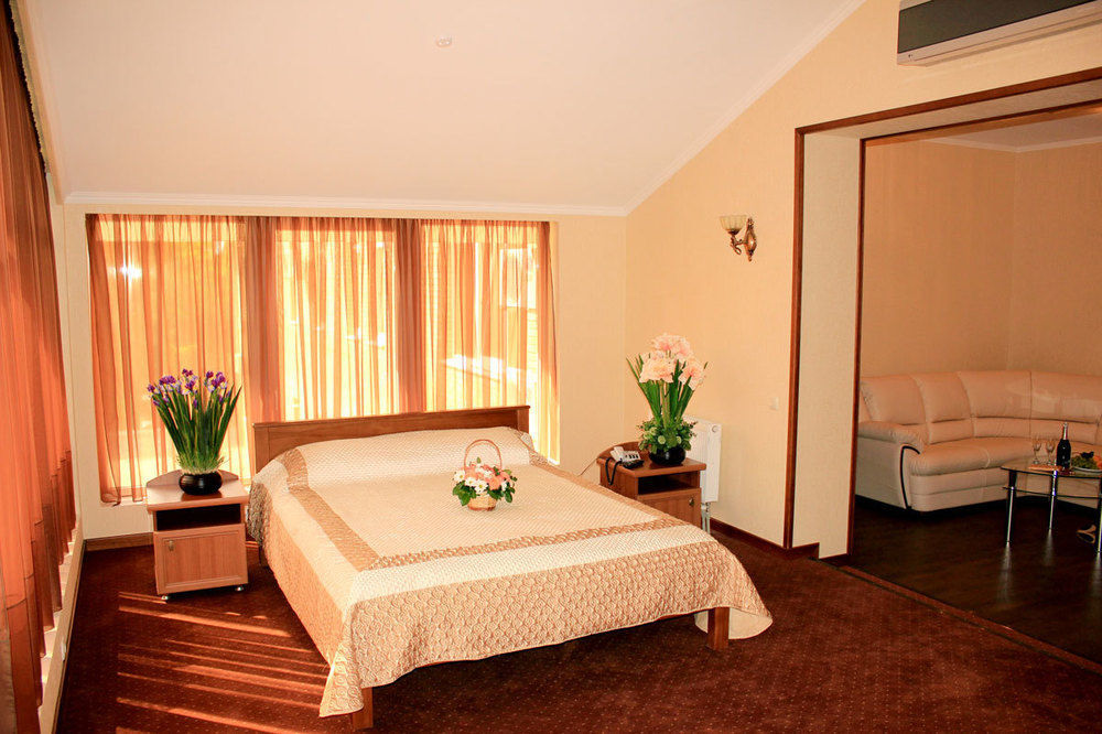 Sv Park Hotel Kharkiv Extérieur photo