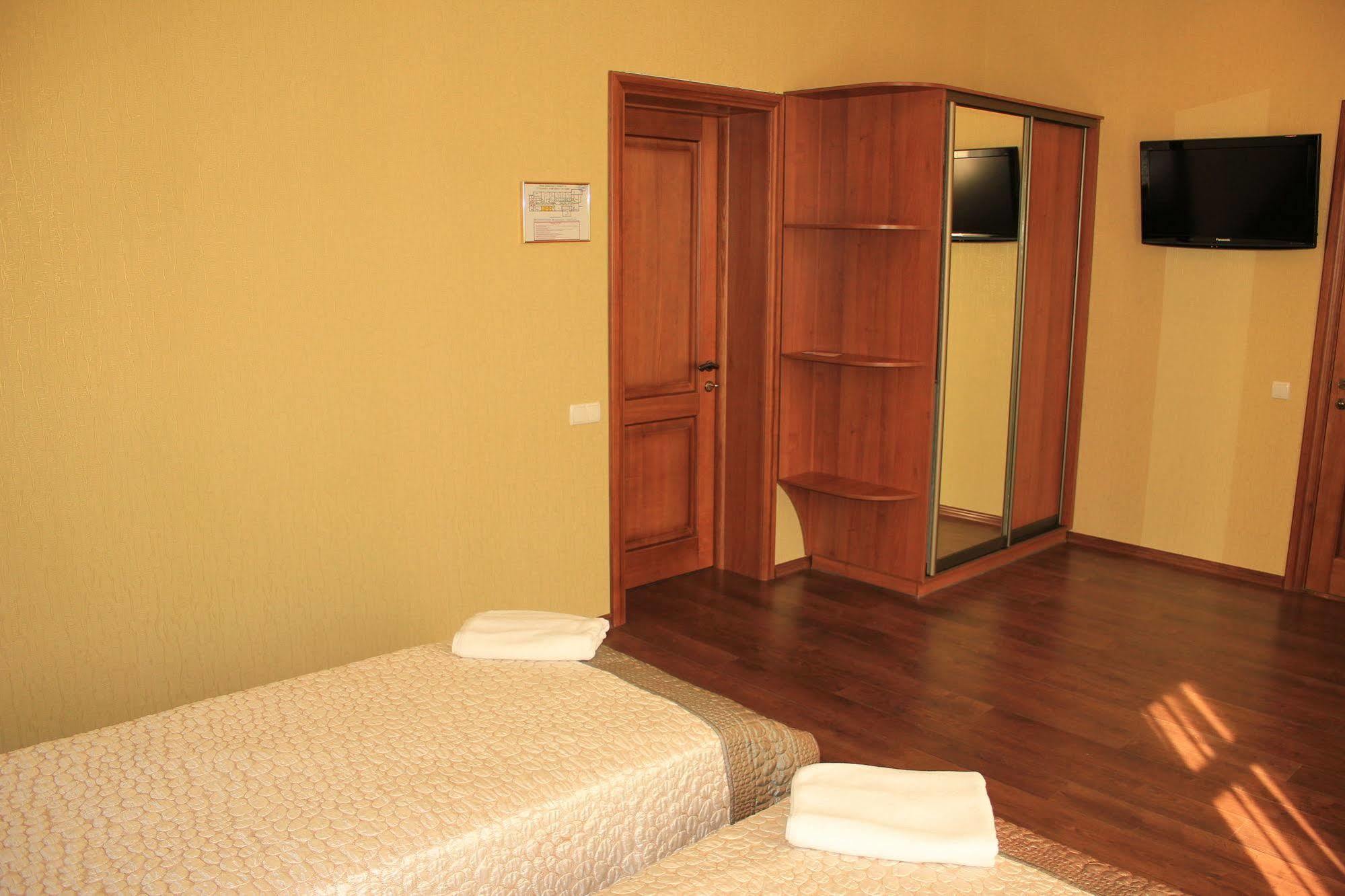 Sv Park Hotel Kharkiv Extérieur photo