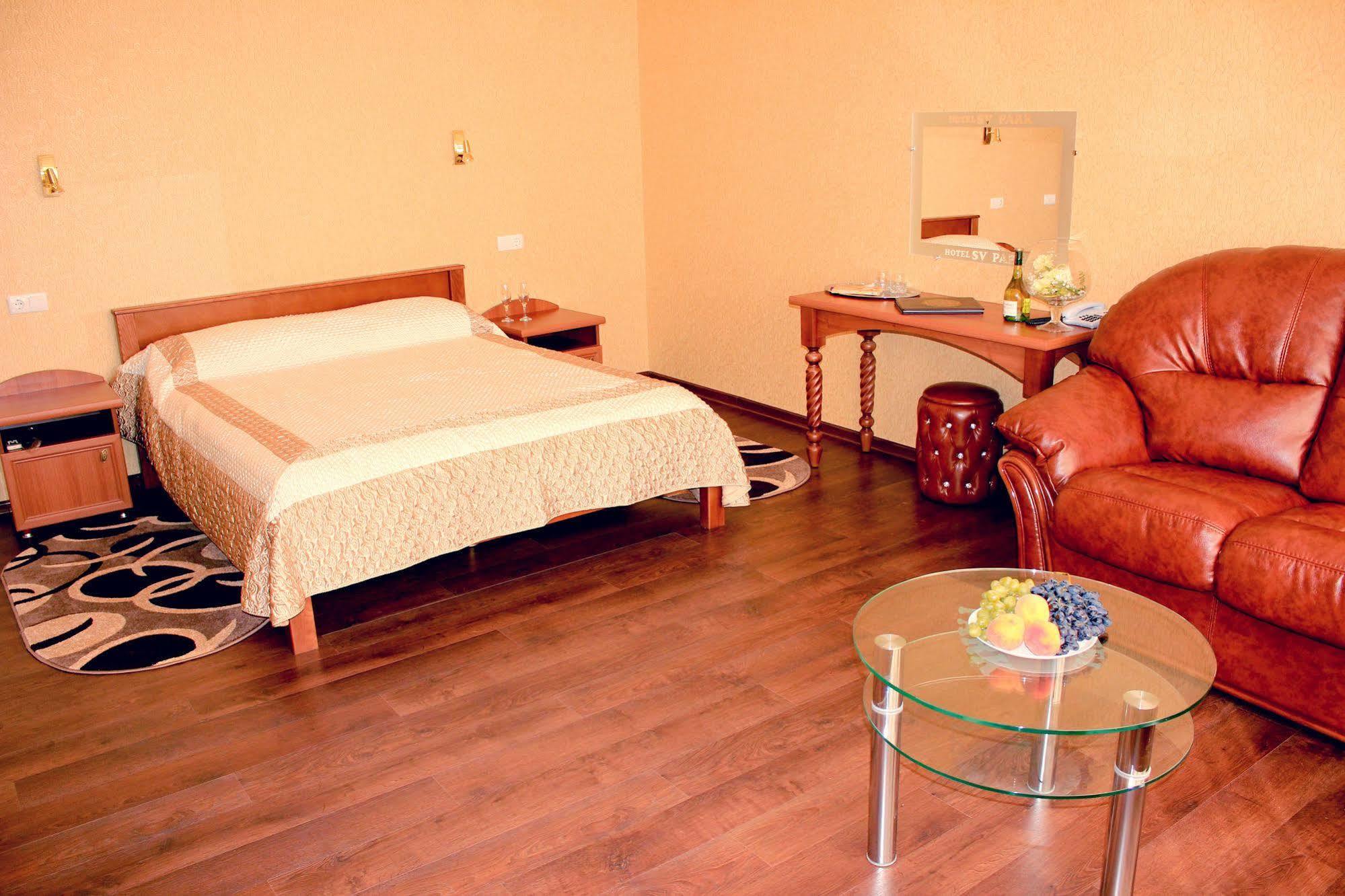 Sv Park Hotel Kharkiv Extérieur photo