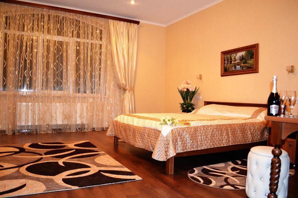 Sv Park Hotel Kharkiv Extérieur photo